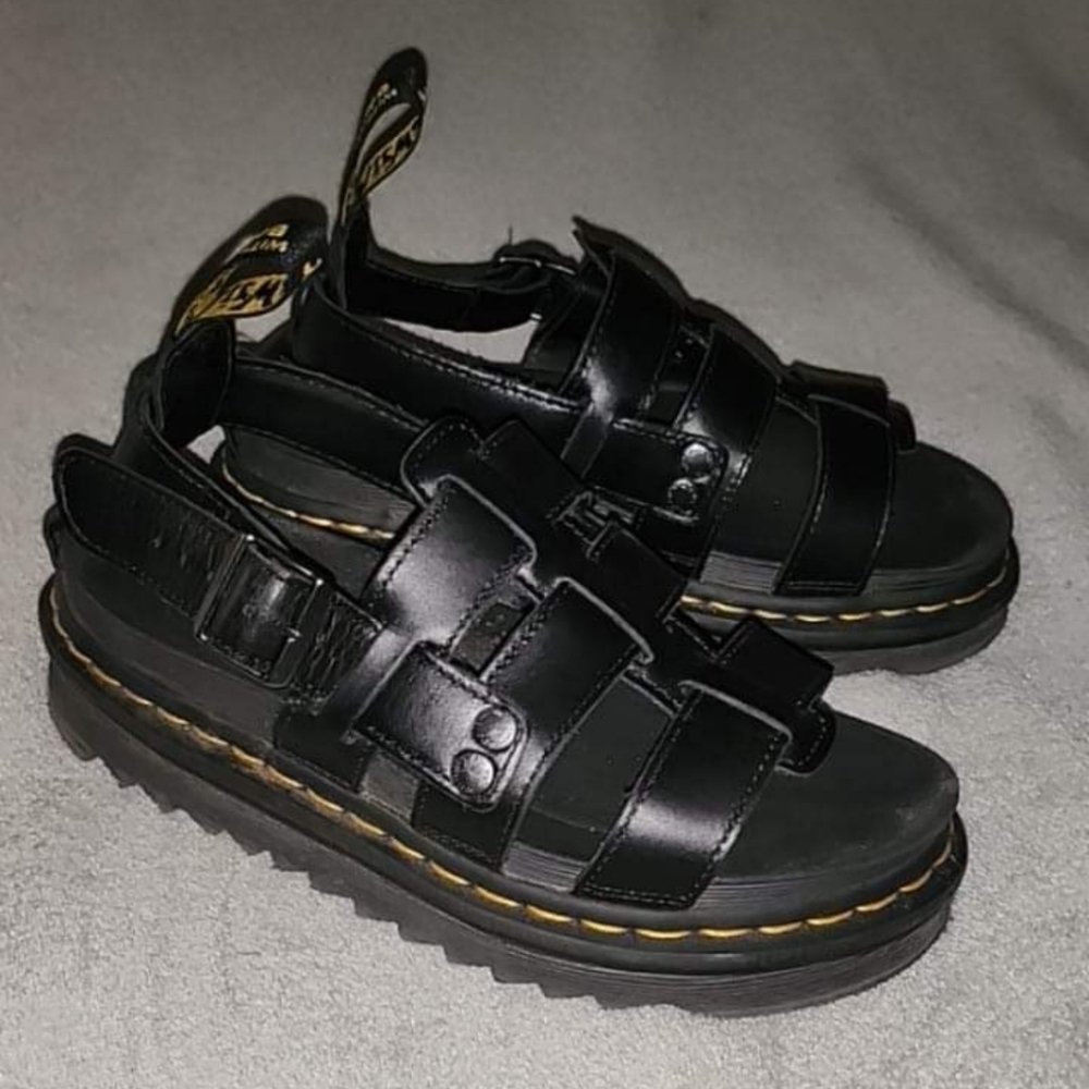 Dr Martens fishermen sandals
